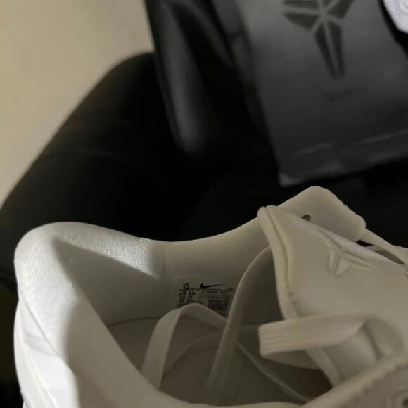 Nike Kobe 8 - Picture 3 of 4